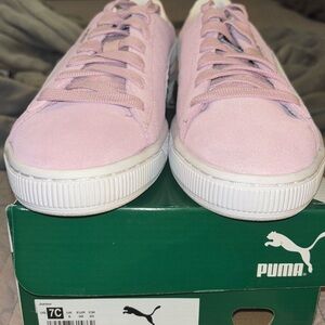 Brand new!!! Girls shade puma classic six 7Y.